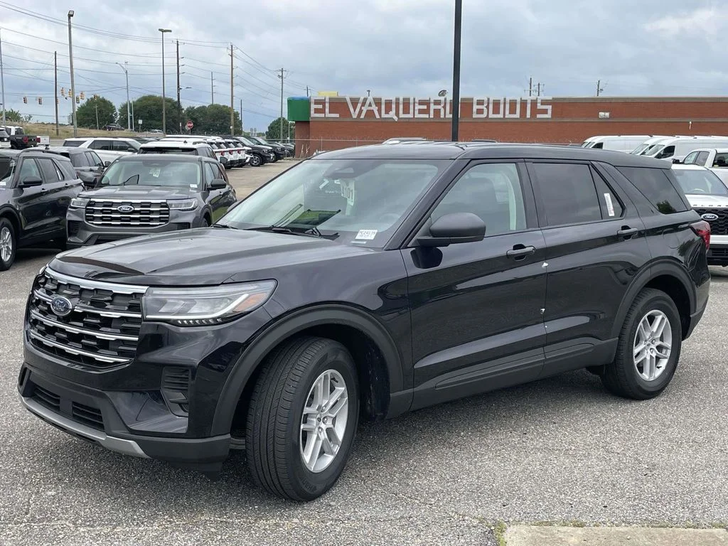 New 2026 Agate Black Metallic Ford Active 100A image 7