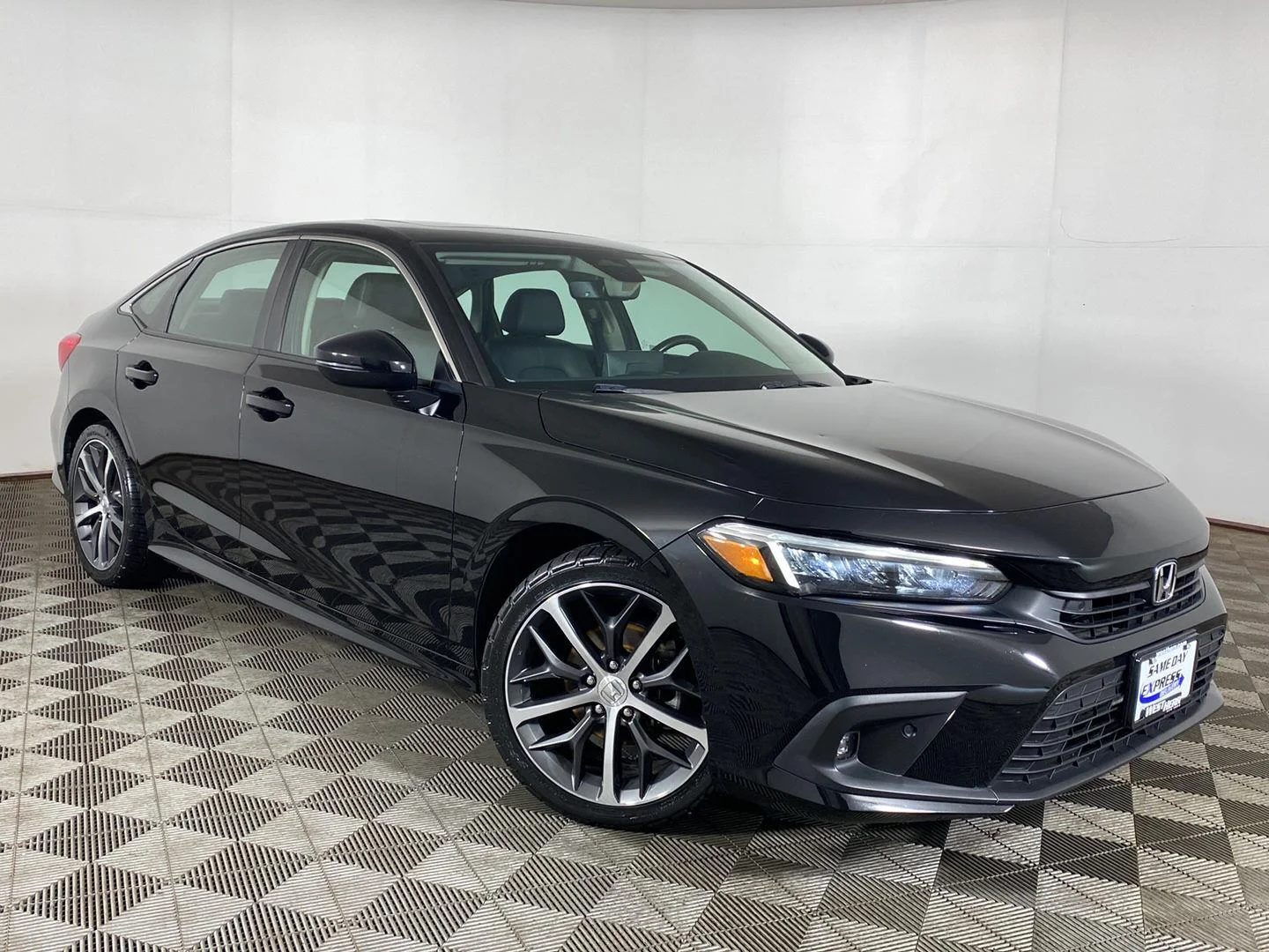Used 2023 Crystal Black Pearl Honda Touring image 25