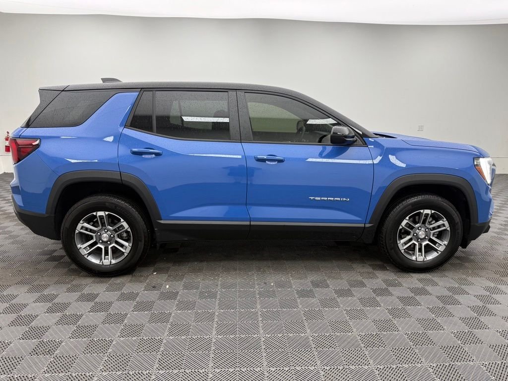 Used 2025 Blue GMC Elevation image 7