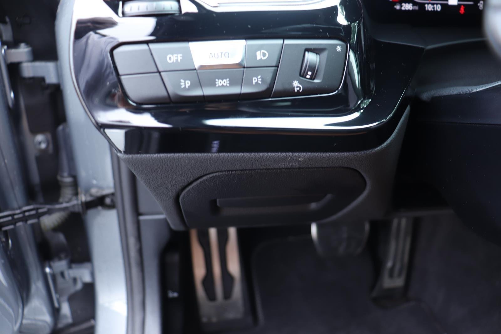 Used 2024 Skyscraper Grey Metallic BMW M40i image 23