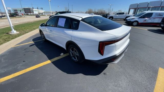 2025 Kia K4 LXS - Photo 8