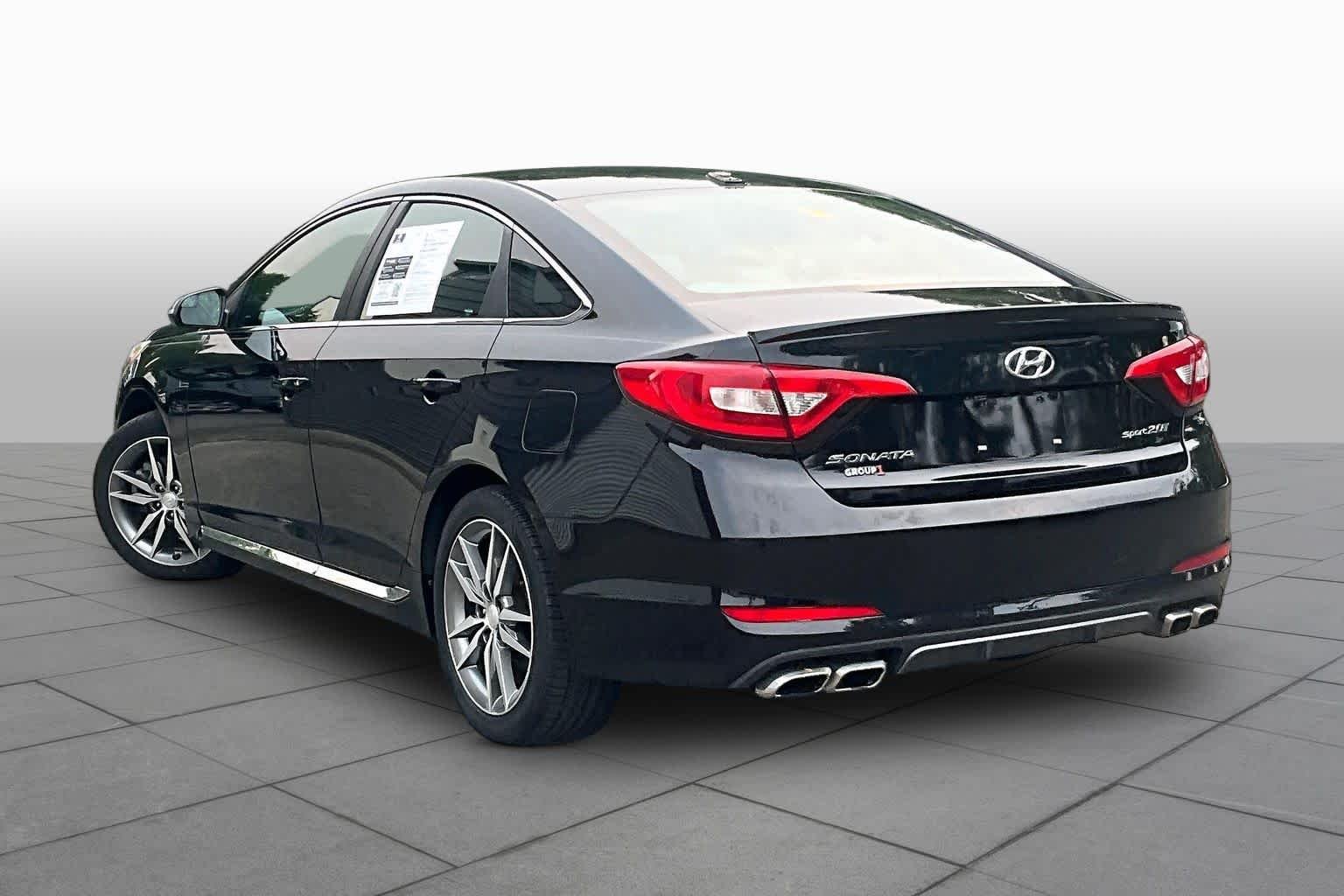 Used 2017 Phantom Black Hyundai Sport image 12