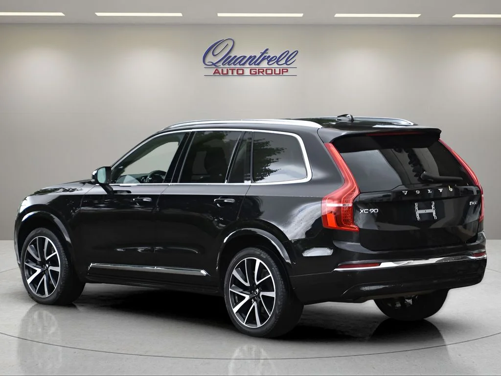 Certified Used 2023 Onyx Black Metallic Volvo Plus image 6