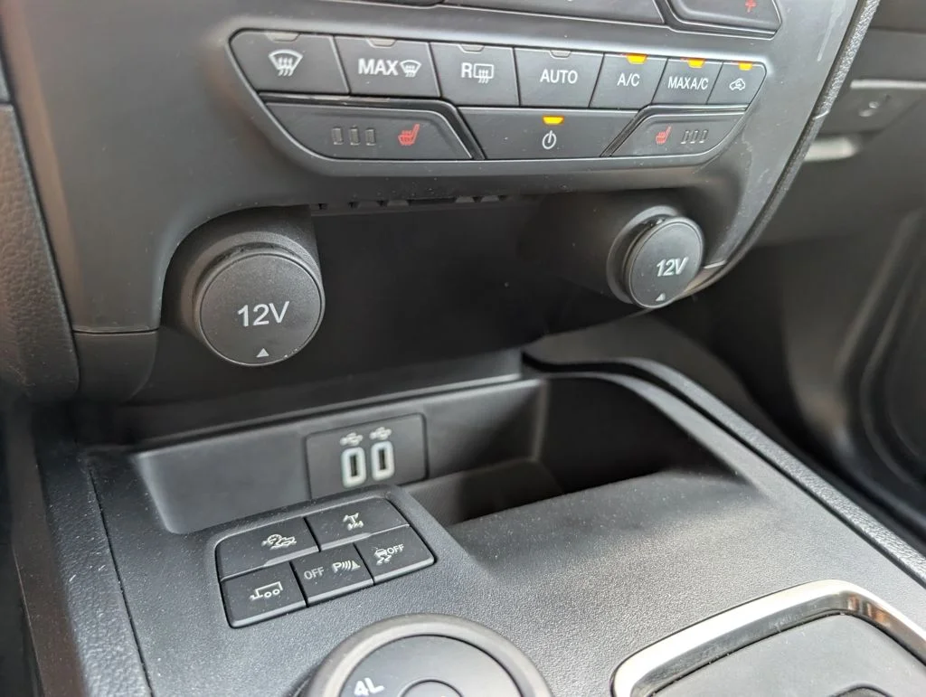 Used 2022 Black Ford XLT image 19