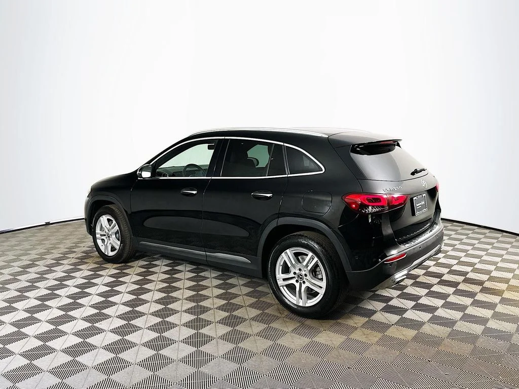Used 2023 Black Mercedes-Benz GLA 250 image 4