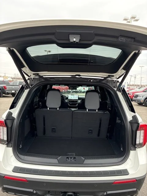 2026 Ford Explorer ST-Line - Photo 25