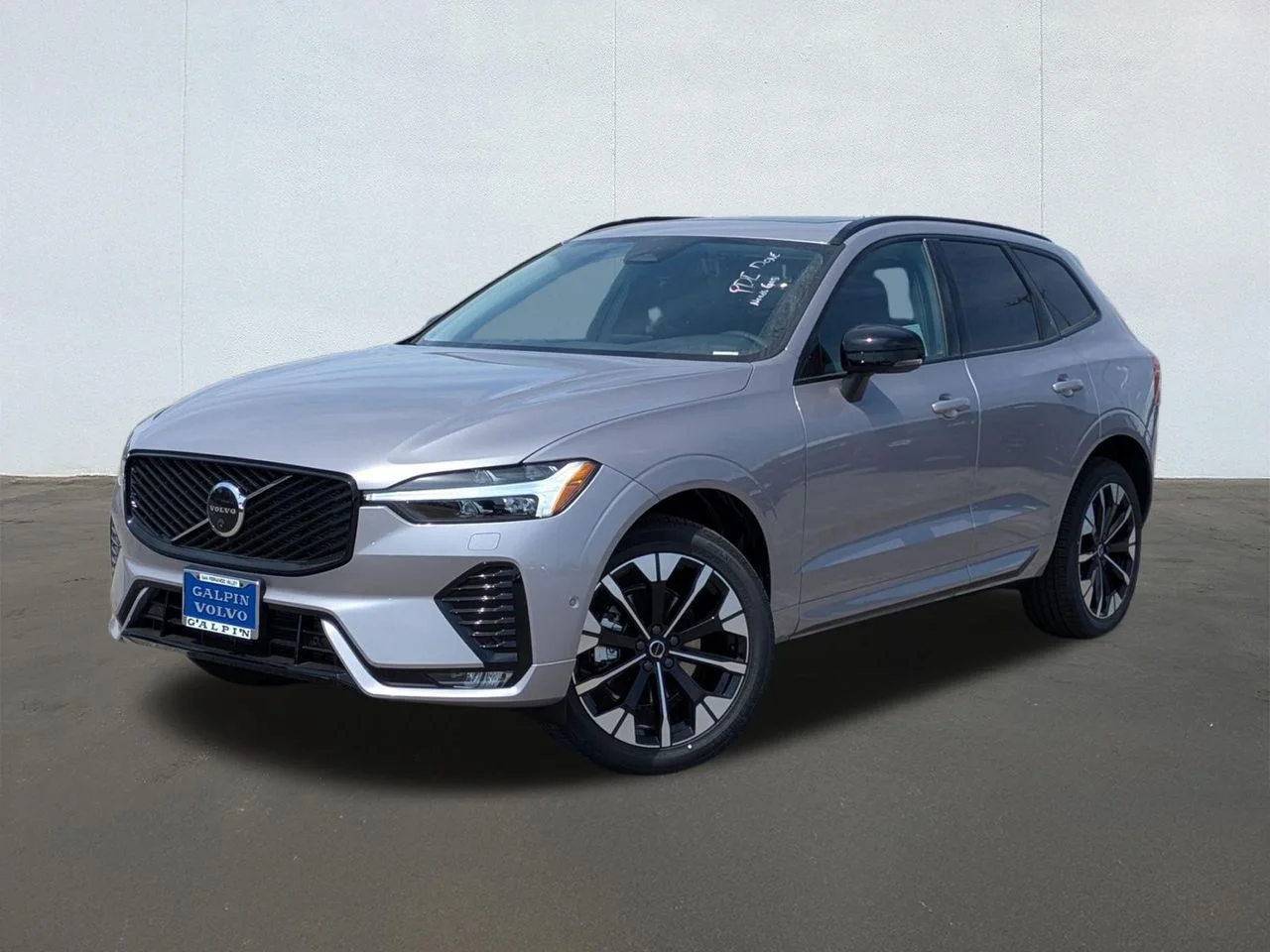 2026 Volvo XC60 B5 Plus Dark AWD's photo