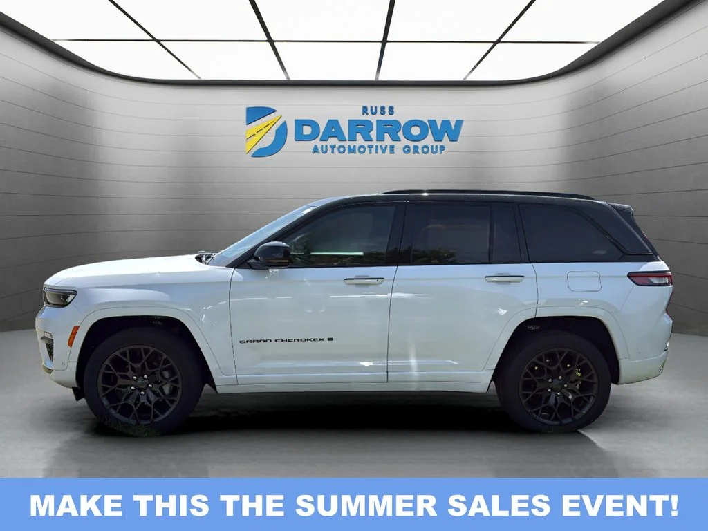 New 2025 Bright White Clear-Coat Exterior Paint Jeep Summit Reserve image 3