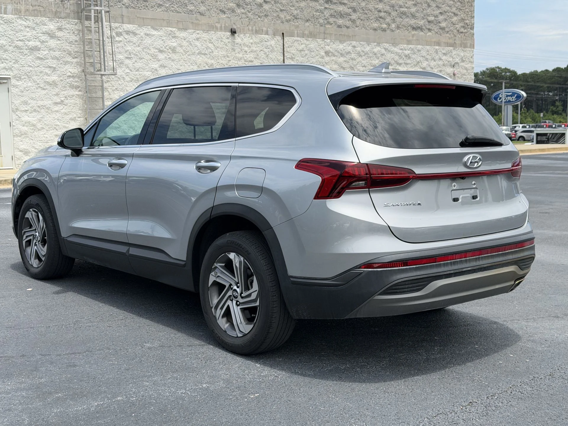 Used 2023 Shimmering Silver Pearl Hyundai SEL image 15