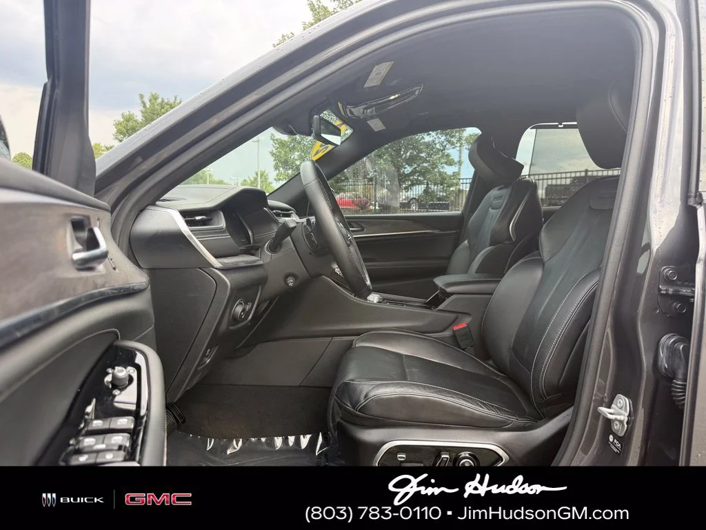 Used 2021 Gray Jeep Overland 4x4 image 23
