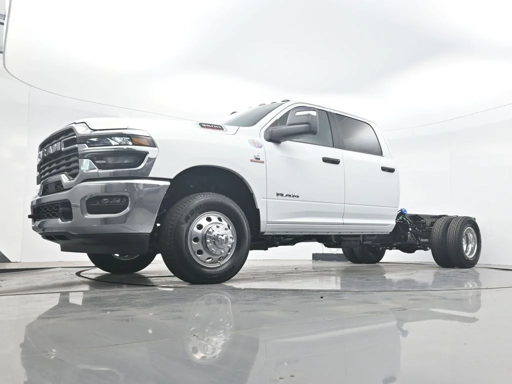 New 2026 Bright White Clear-Coat Exterior Paint RAM Tradesman image 33