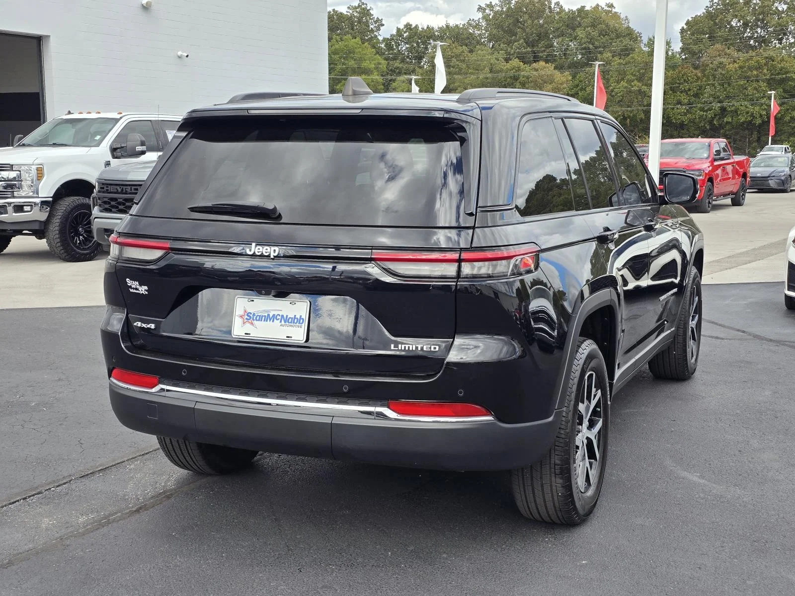 Used 2024 Black Jeep Limited 4x4 image 7
