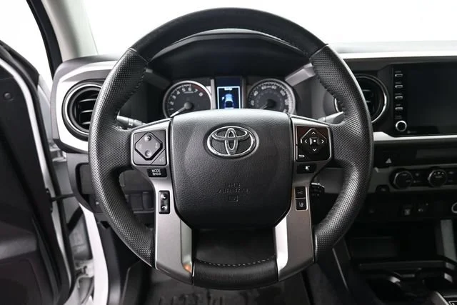 Used 2022 White Toyota SR5 image 14