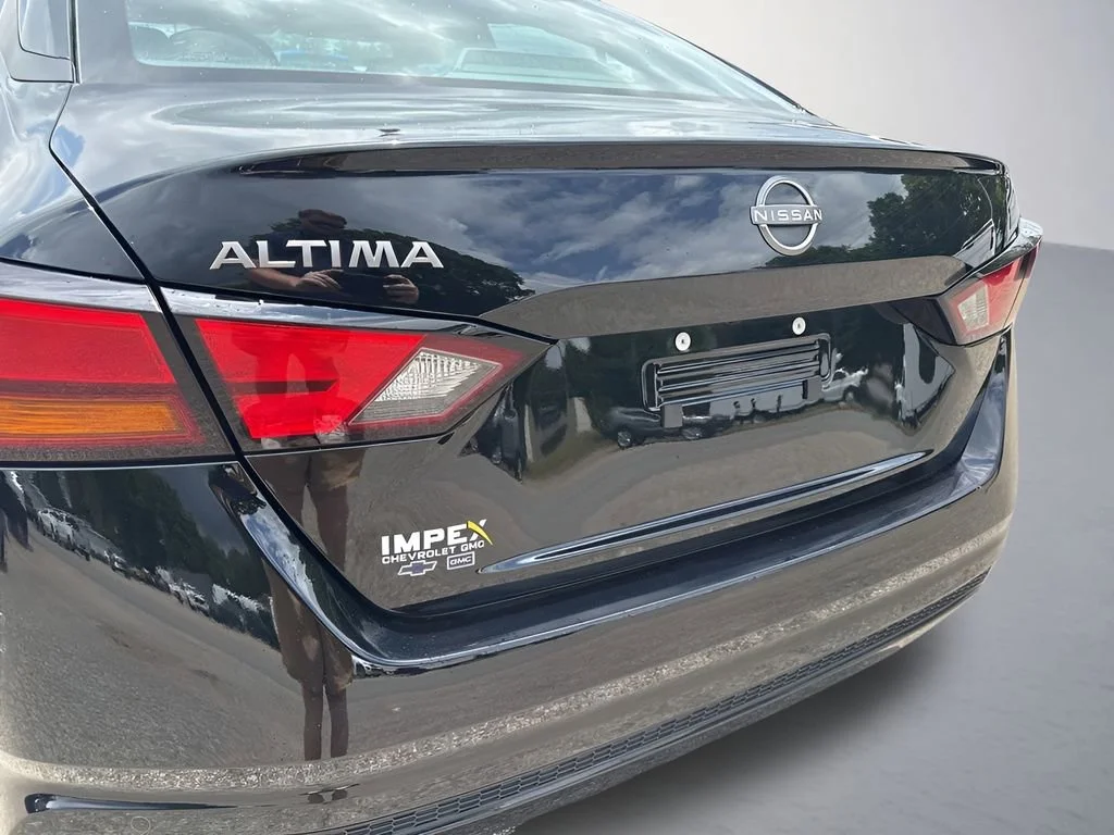 Used 2025 Black Nissan S image 28