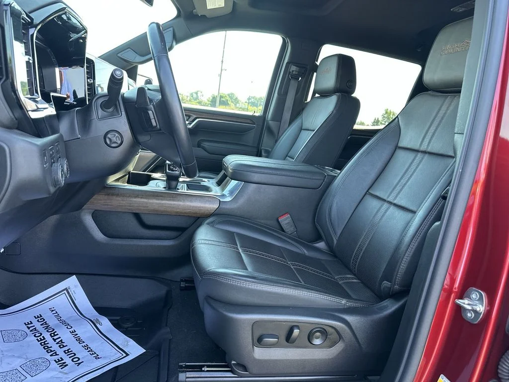 Used 2023 Red Chevrolet High Country image 17