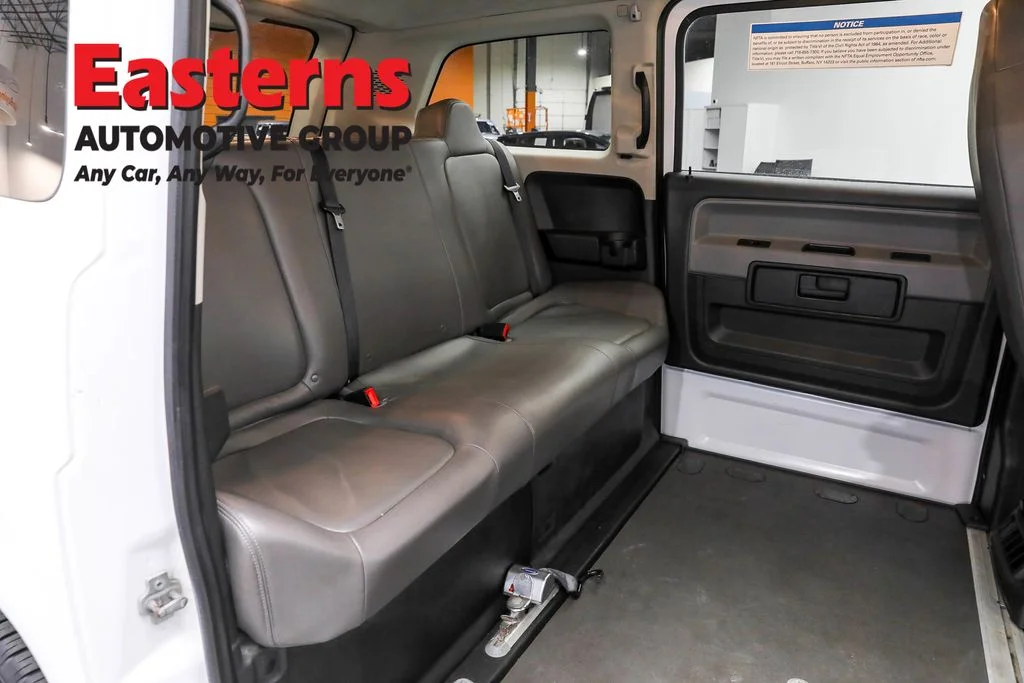Used 2014 White VPG Taxi image 19