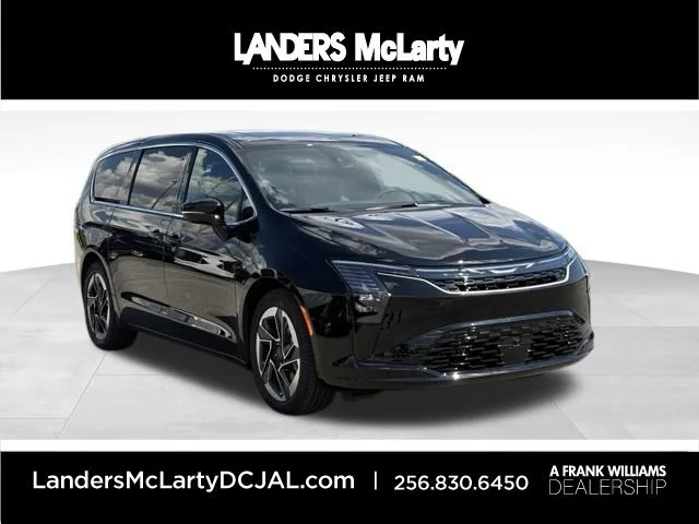 New 2027 Diamond Black Crystal Pearl-Coat Exterior Paint Chrysler Limited image 1