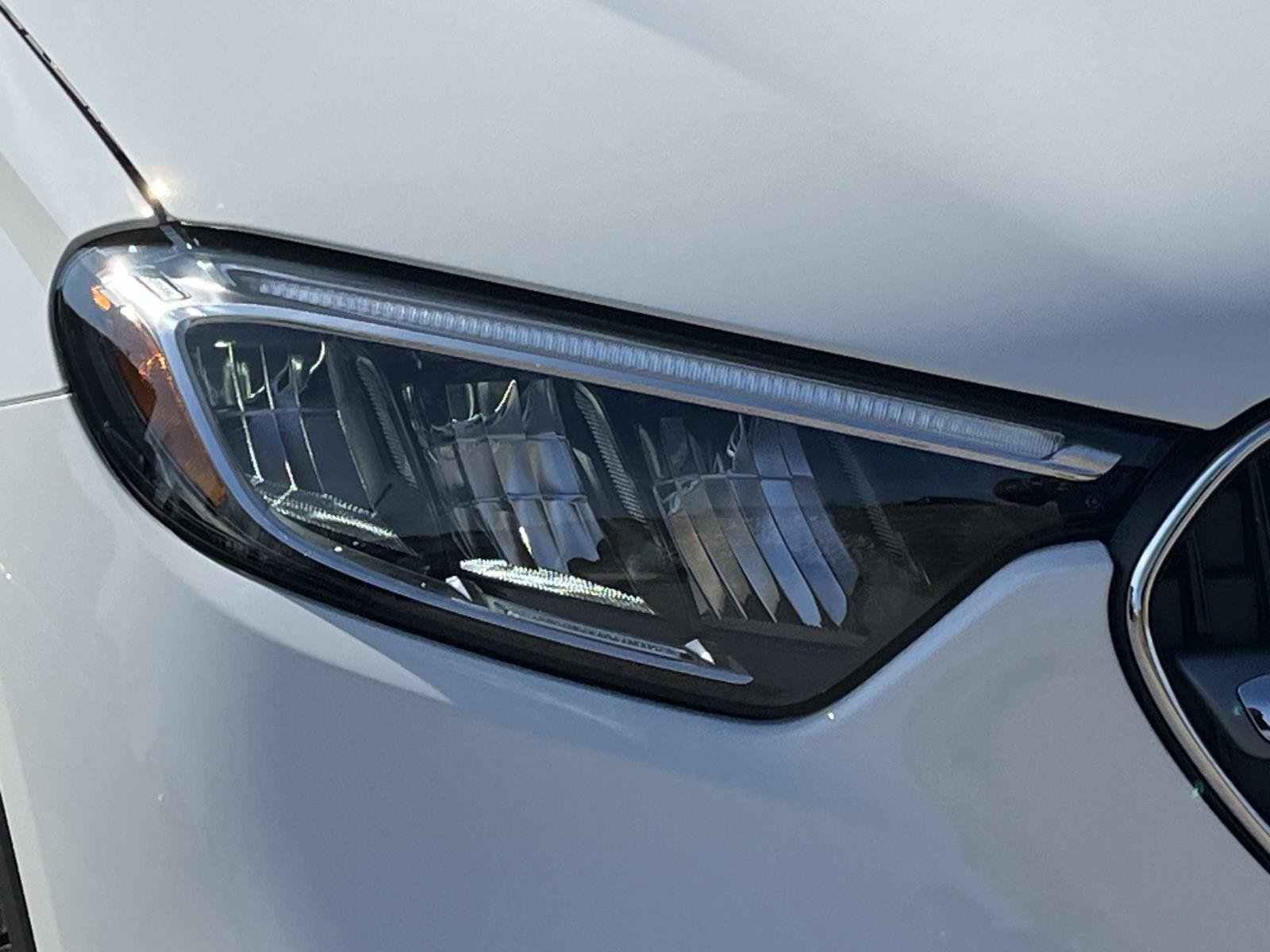 Used 2026 WHITE Mercedes-Benz GLC 300 image 9