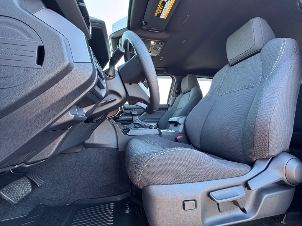 Used 2025  Toyota SR5 image 17