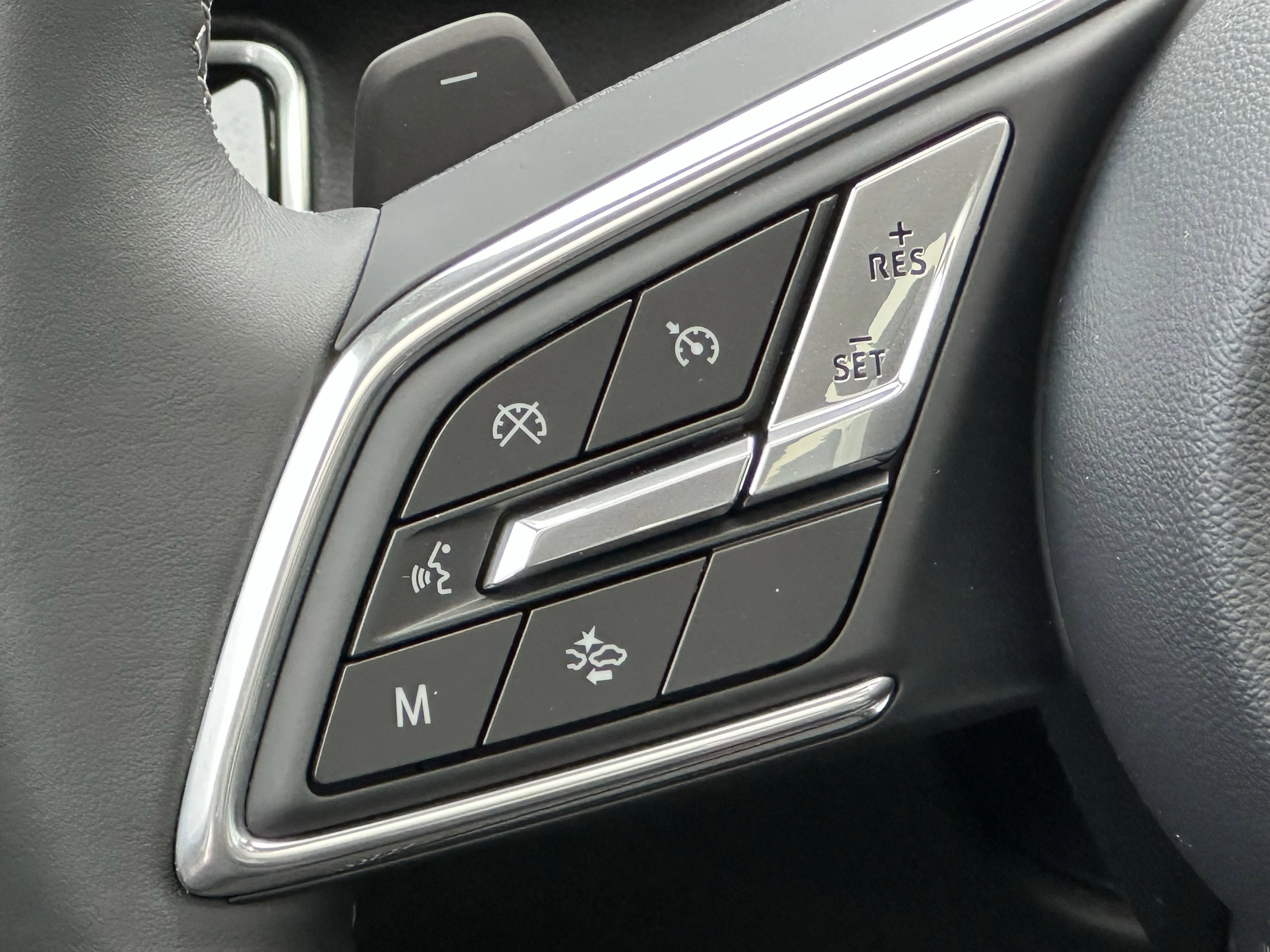 New 2026 Ebony Twilight Metallic Buick Avenir image 12