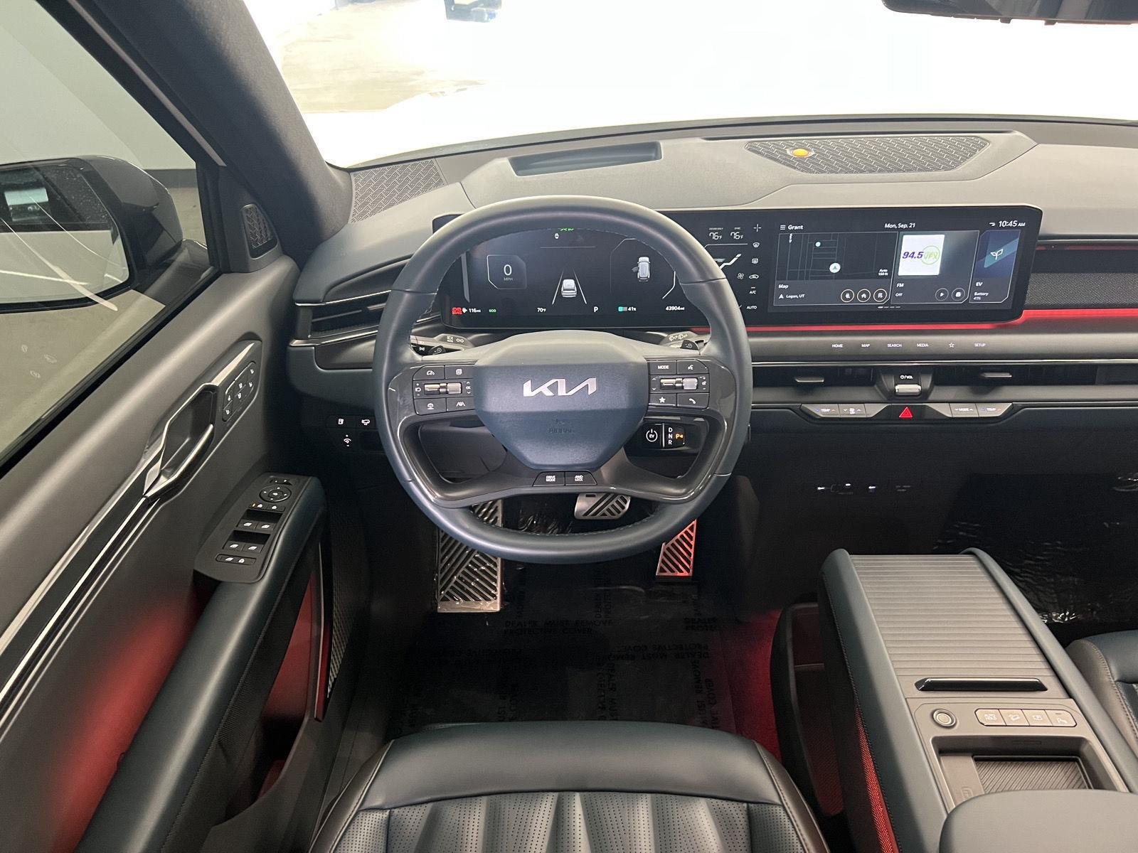 Used 2024 Snow White Pearl Kia GT-Line image 28