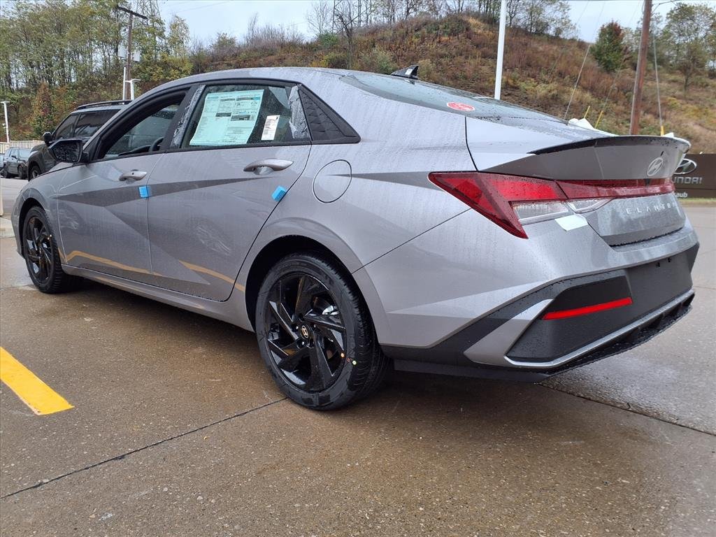 2026 Hyundai Elantra SEL Sport photo 3