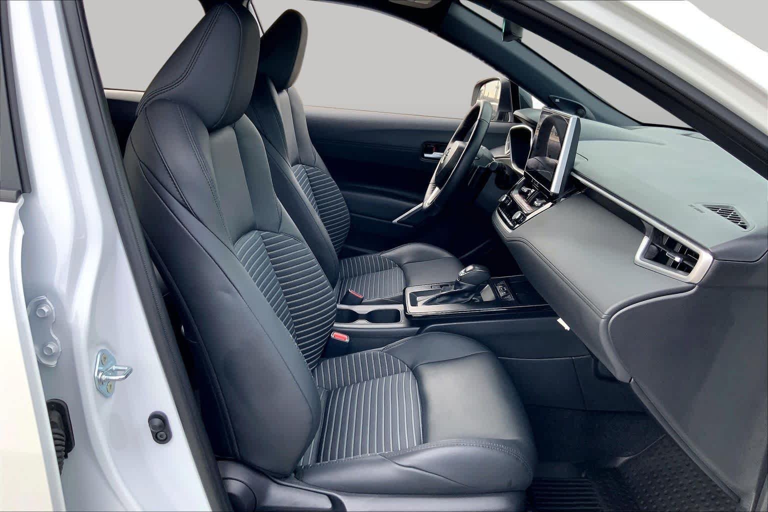 Used 2026 Wind Chill Pearl Toyota Hybrid XSE image 9