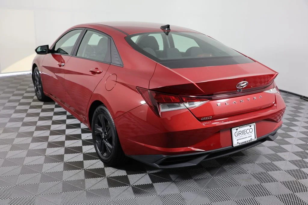 Used 2021 Red Hyundai SEL image 6