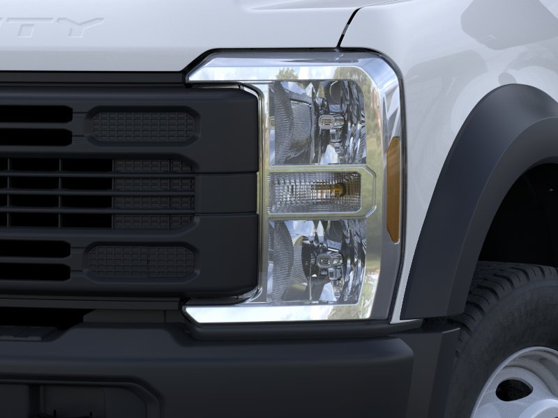 New 2025 Oxford White Ford F-450® XL image 18