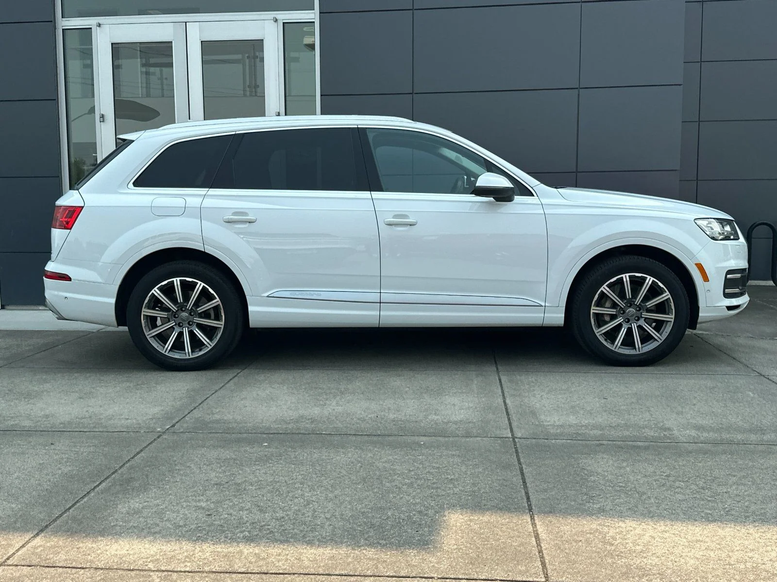 Used 2019 Glacier White Audi 55 Prestige image 2