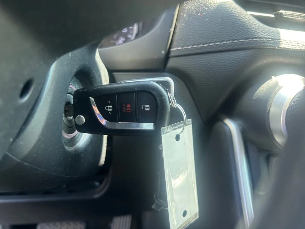 Used 2019 White Toyota LE image 28