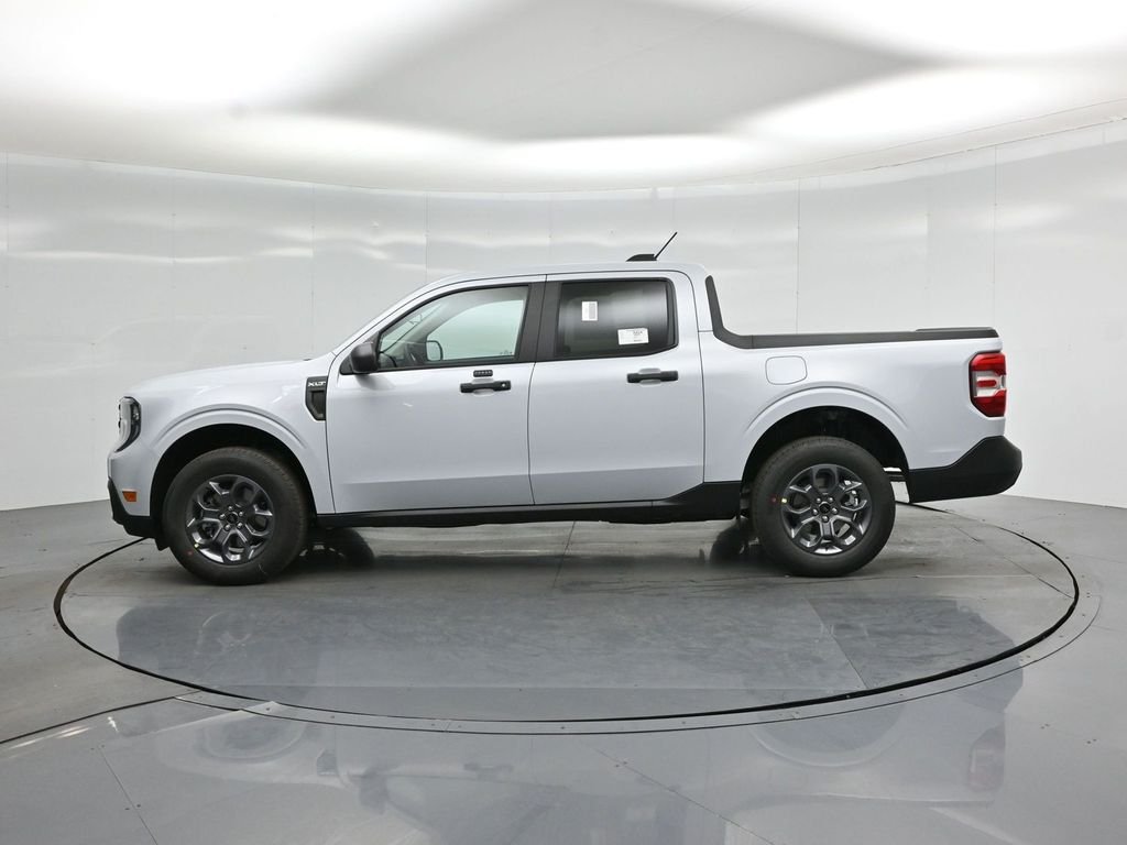 New 2026 Space White Metallic Ford XLT image 22