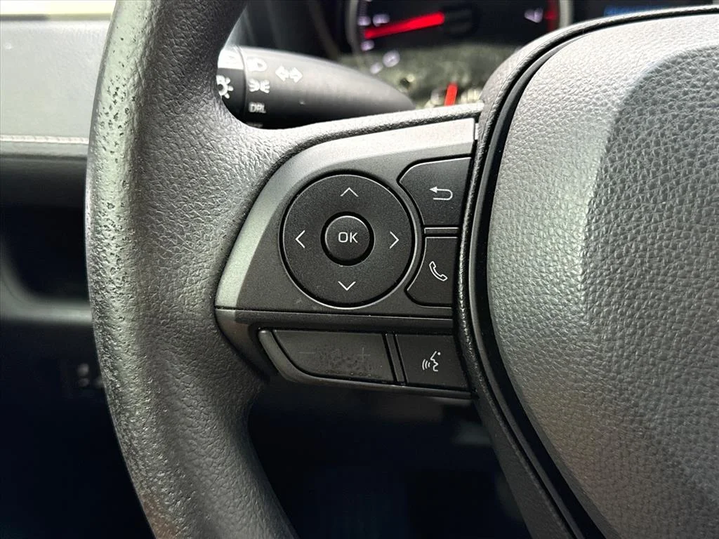 Certified Used 2021 Pearl Toyota LE image 15