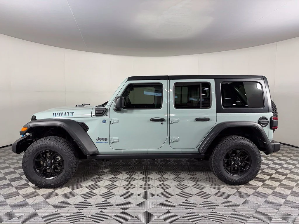 Used 2024  Jeep Willys 4xe image 10