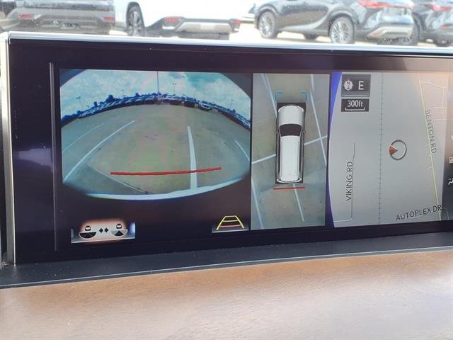 Used 2019 Eminent White Pearl Lexus Three-Row image 33