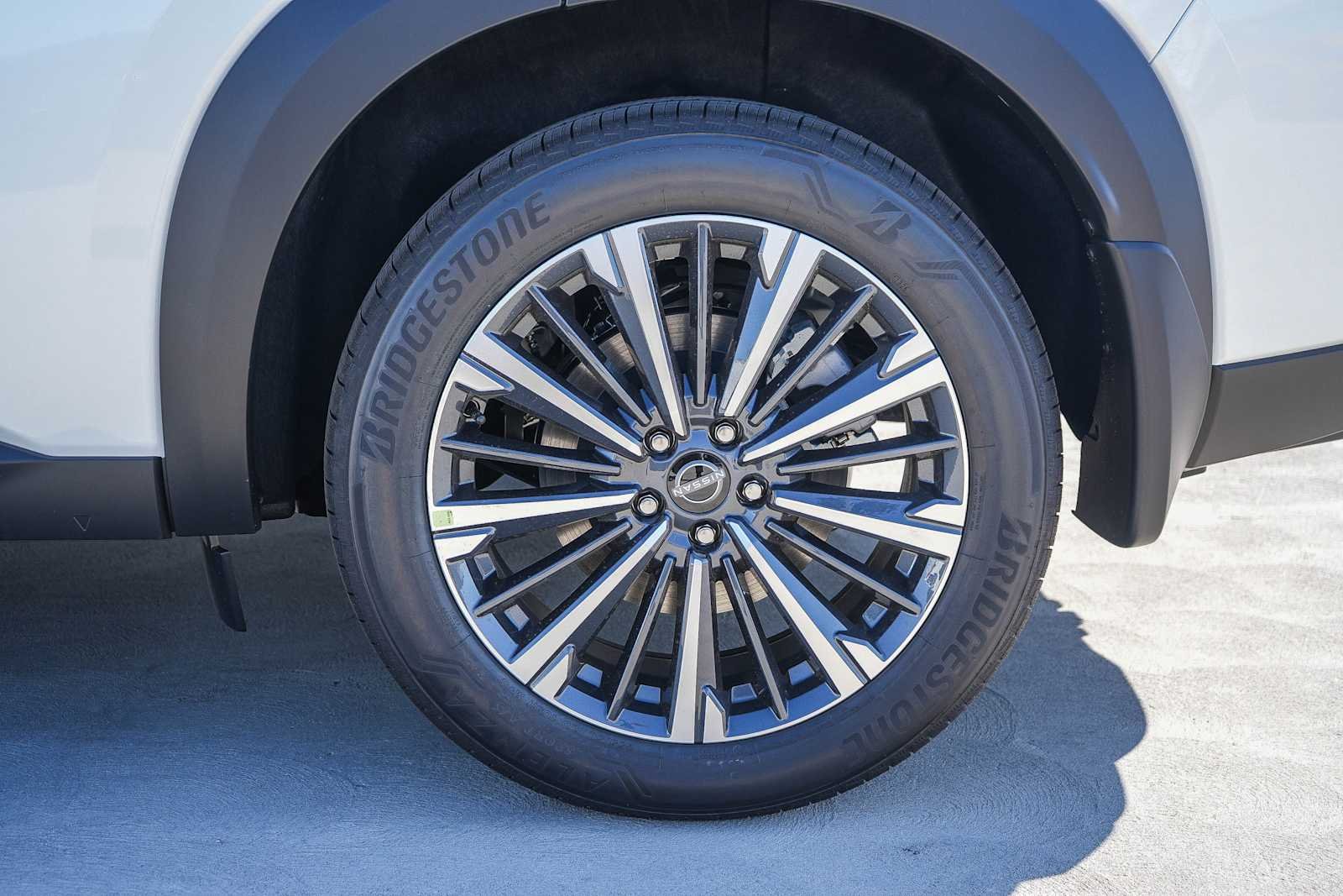 New 2026 Everest White Pearl TriCoat Nissan Platinum image 10