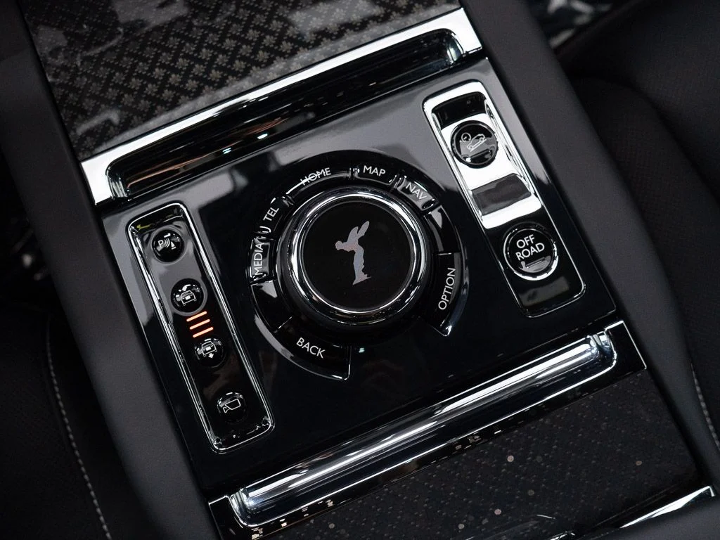 Certified Used 2026 Black Diamond Rolls-Royce Black Badge image 40