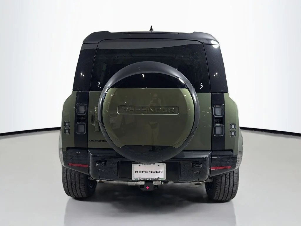 New 2026 Woolstone Green Metallic Land Rover X-Dynamic SE image 6
