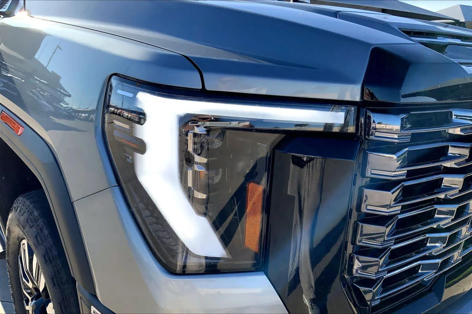 Used 2025 Sterling Metallic GMC Denali Ultimate image 27