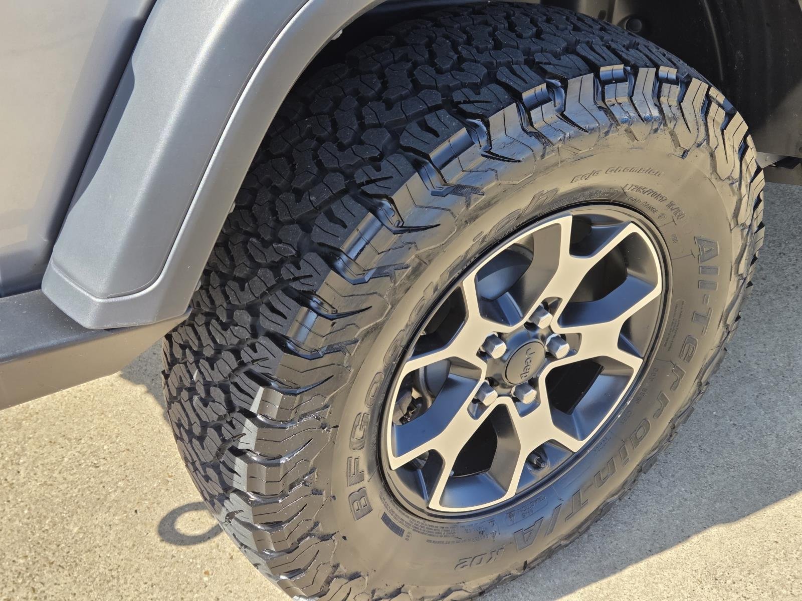 Used 2018 Firecracker Red Clearcoat Jeep Rubicon image 12
