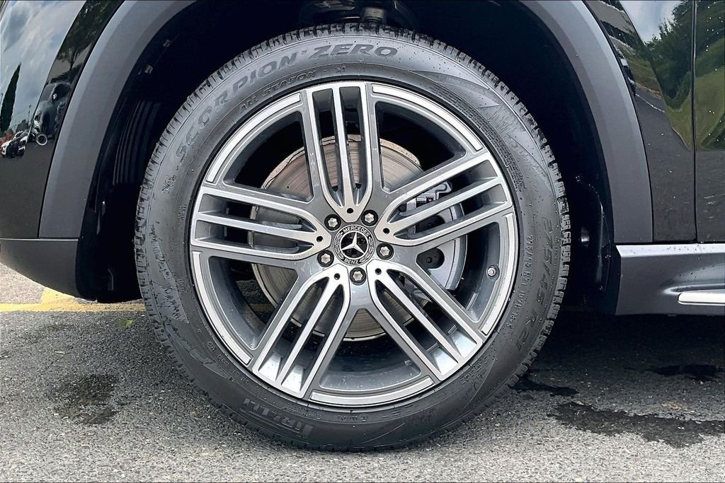 New 2026 Black Mercedes-Benz GLS 450 image 12