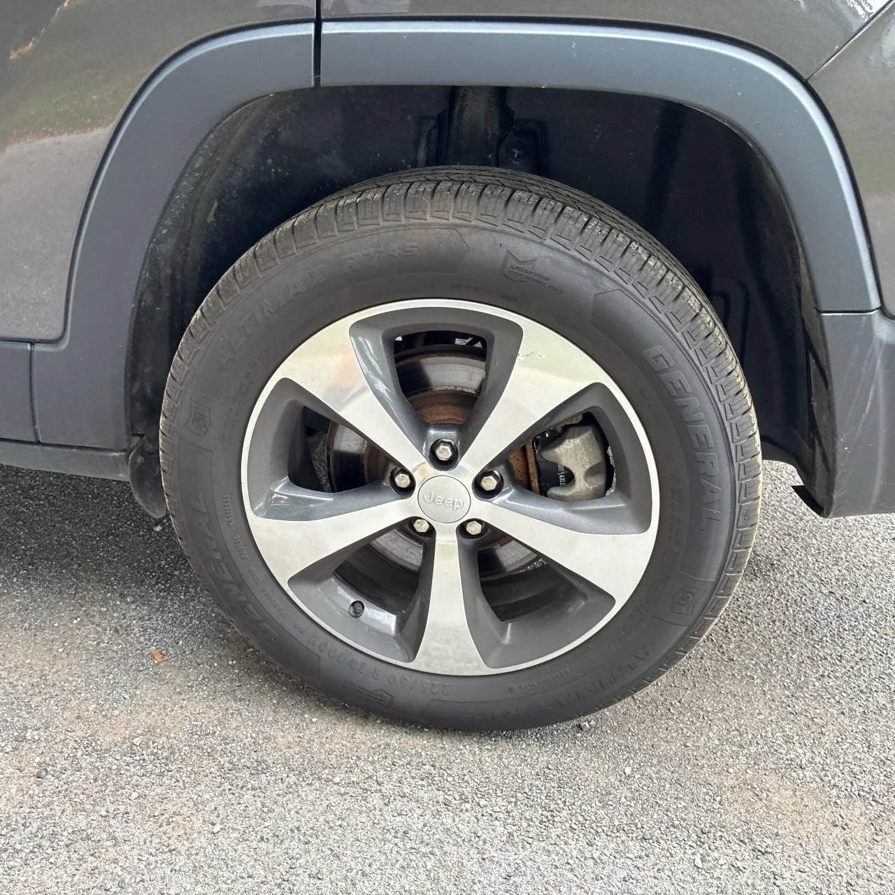 Used 2019 Gray Jeep Limited image 19