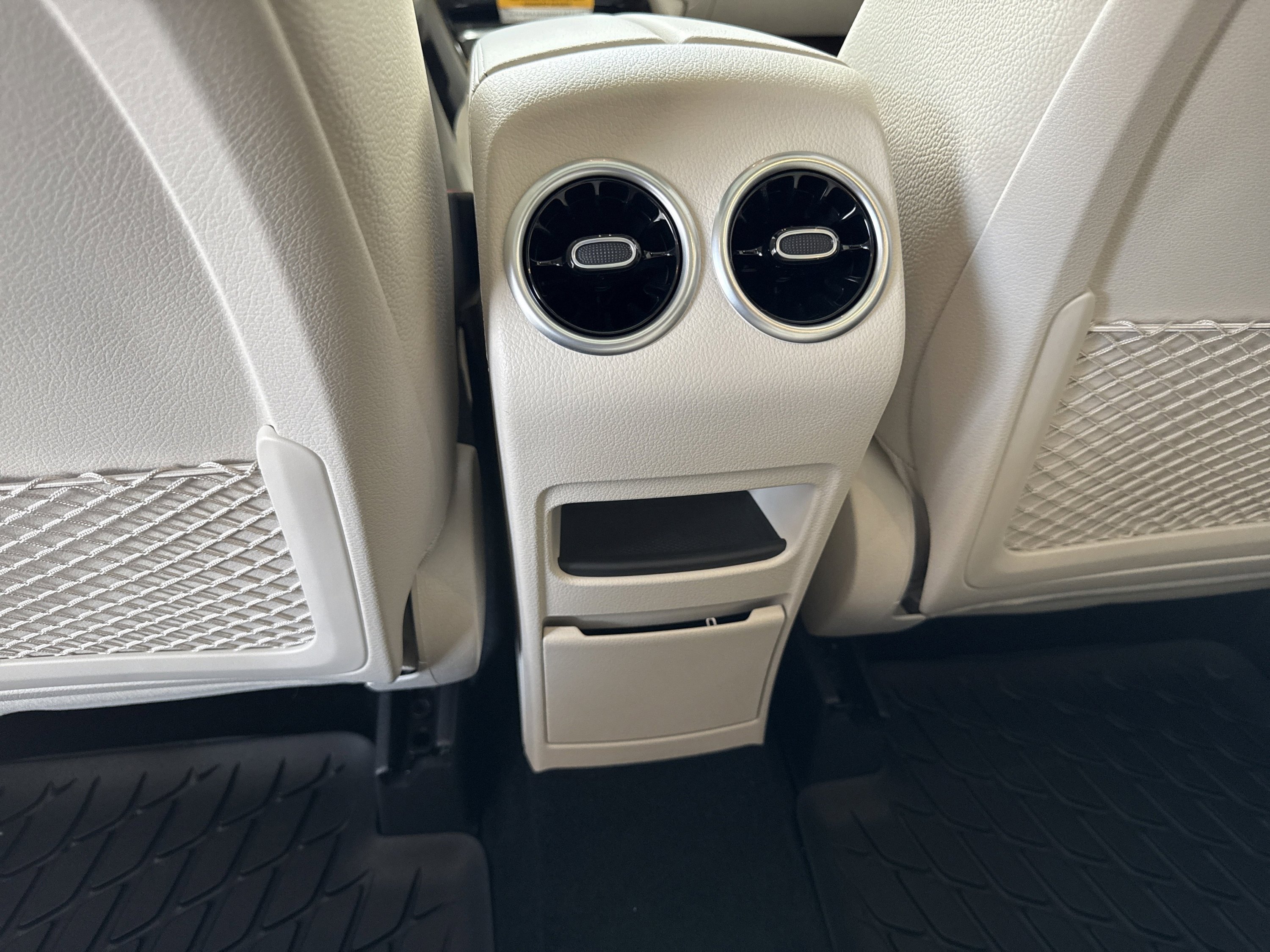 2026 Mercedes-Benz GLB GLB 250 - Photo 30