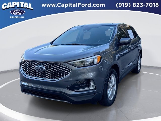 Used 2023 Gray Ford SEL image 1