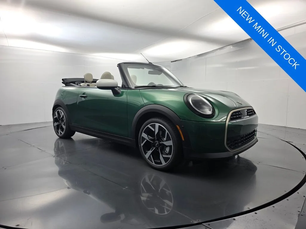 New 2026 Green MINI Signature Plus image 1