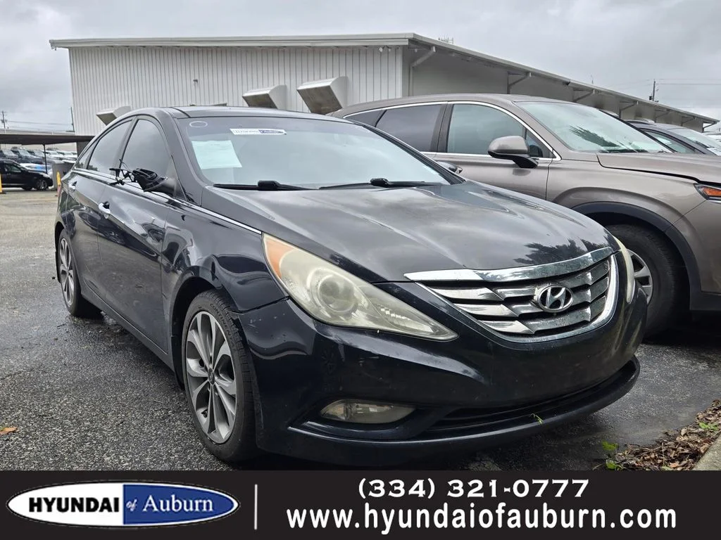 Used 2013 Black Hyundai Limited image 1