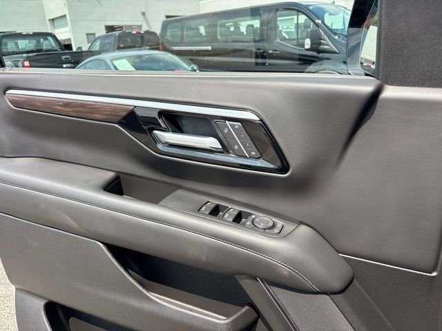Used 2026 Gray Chevrolet Z71 image 30