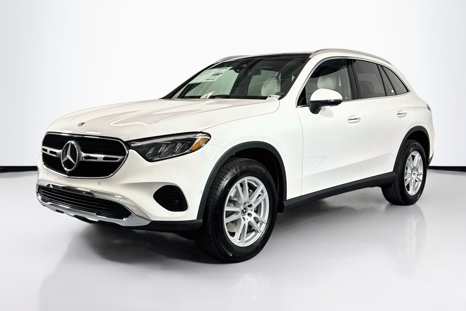 New 2026 Polar White Mercedes-Benz GLC 300 image 1