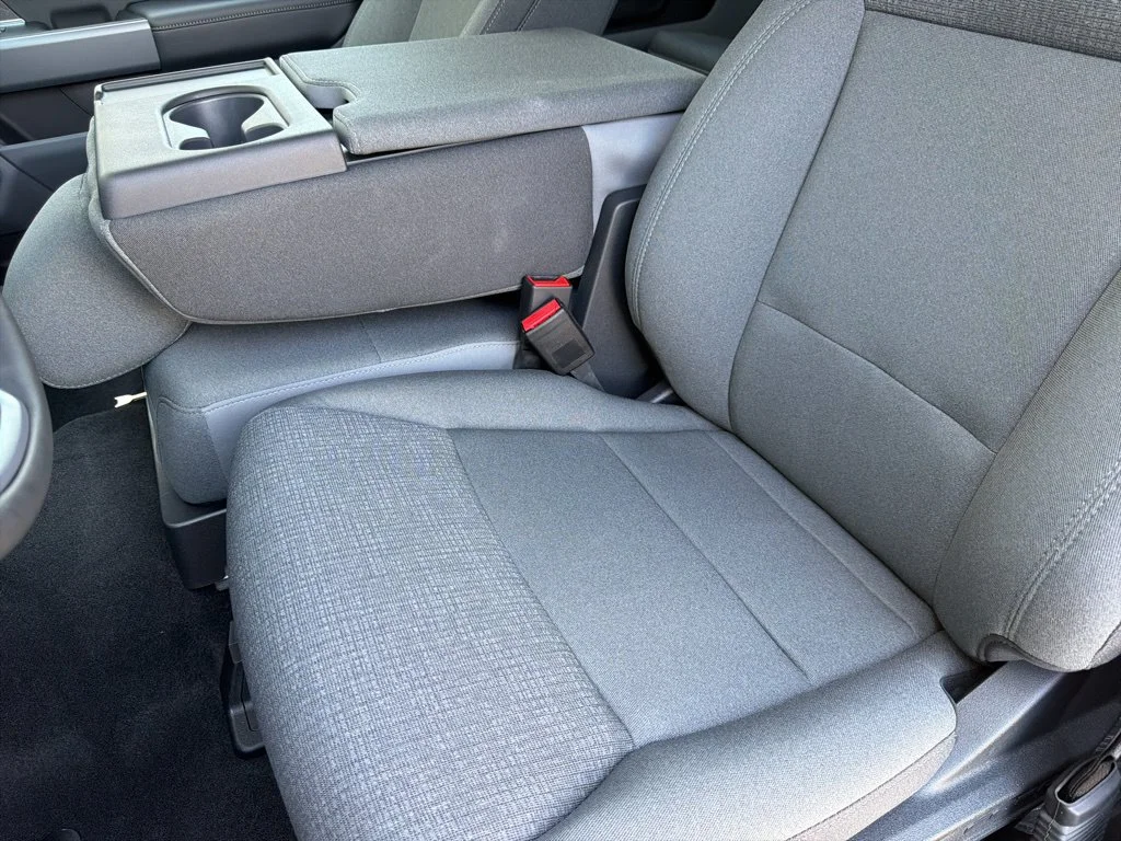 New 2026 Carbonized Gray Metallic Ford XLT image 9