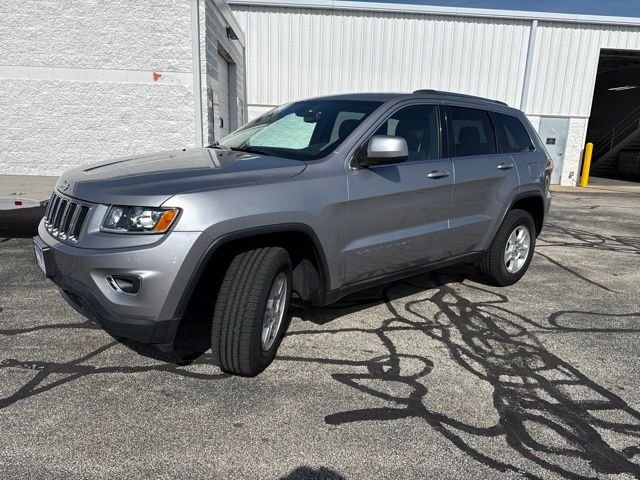 Used 2015 Silver Jeep Laredo image 2